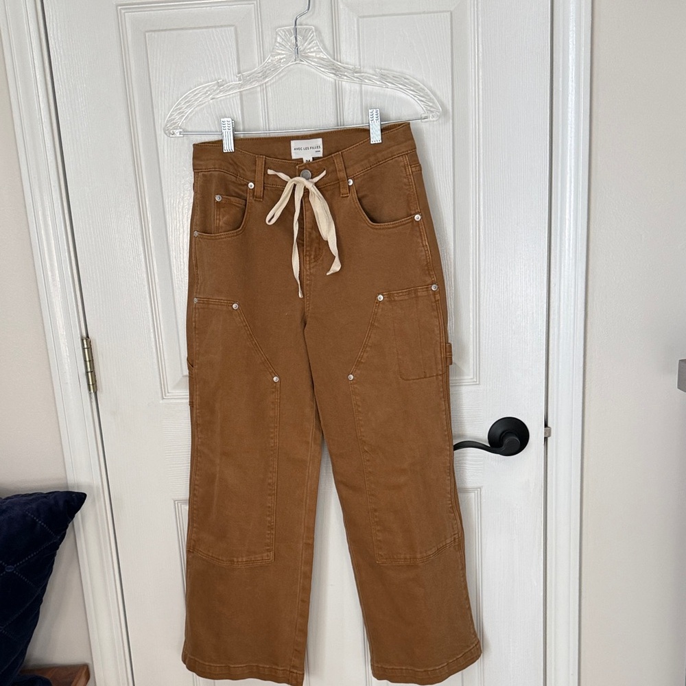 Avec Les Filles Tan Pants with Cream Tie